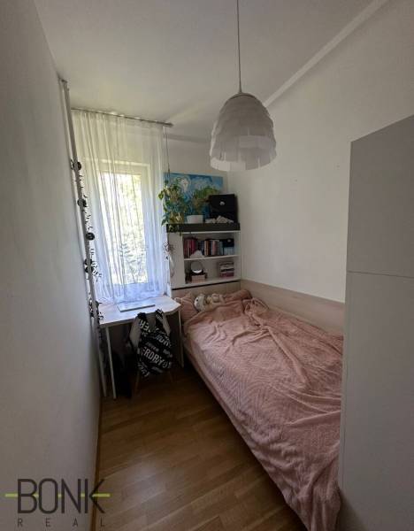 179138100 (5).jpg