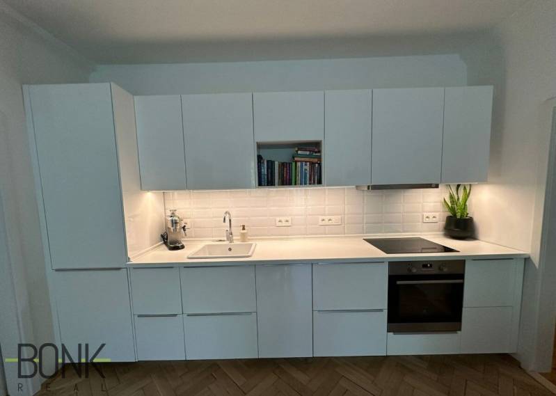 179138100 (15).jpg
