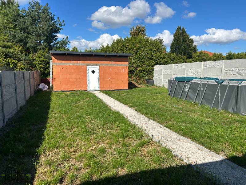 Pohľad na záhradný domček 6x4m.JPG